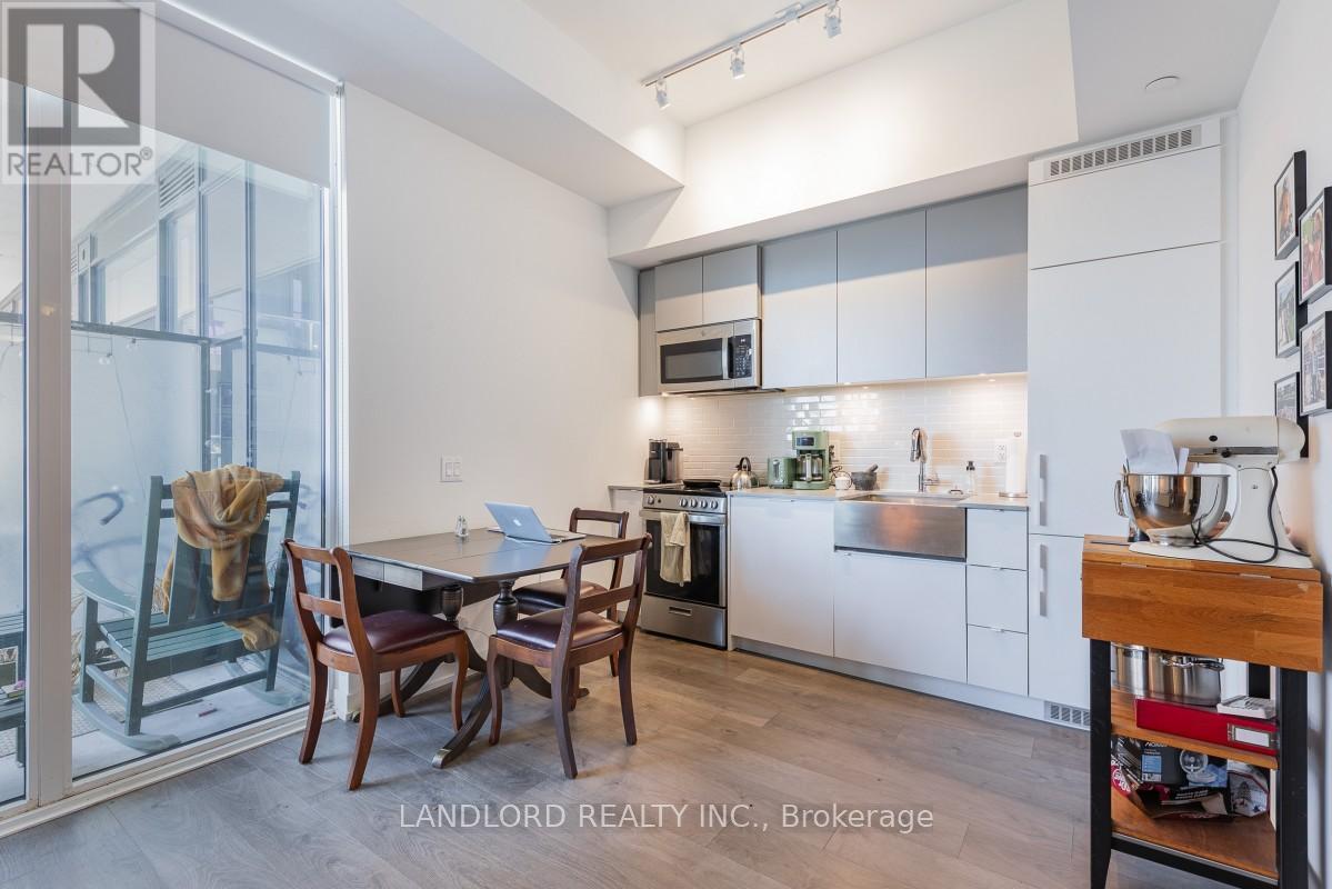 Primary Photo - 270-1270 Dufferin St