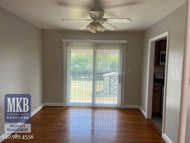 Foto del edificio - 3 Bedroom 1.5 Bath Single Family Home in S...