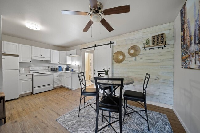 Building Photo - Ava Sterling Apartments