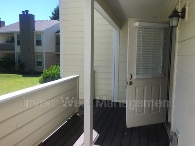Foto del edificio - 13216 NE Salmon Creek Ave