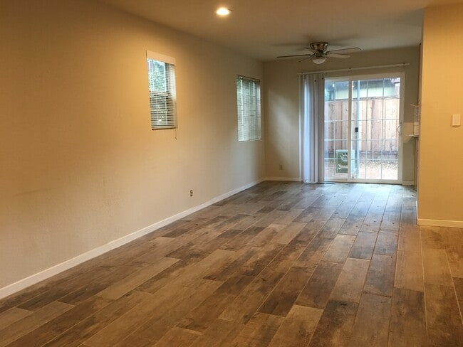 Living room/dining area - 228 Madrone St
