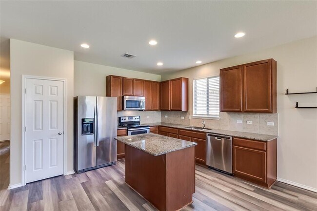 Foto del edificio - 216 Golden Butterfly Dr