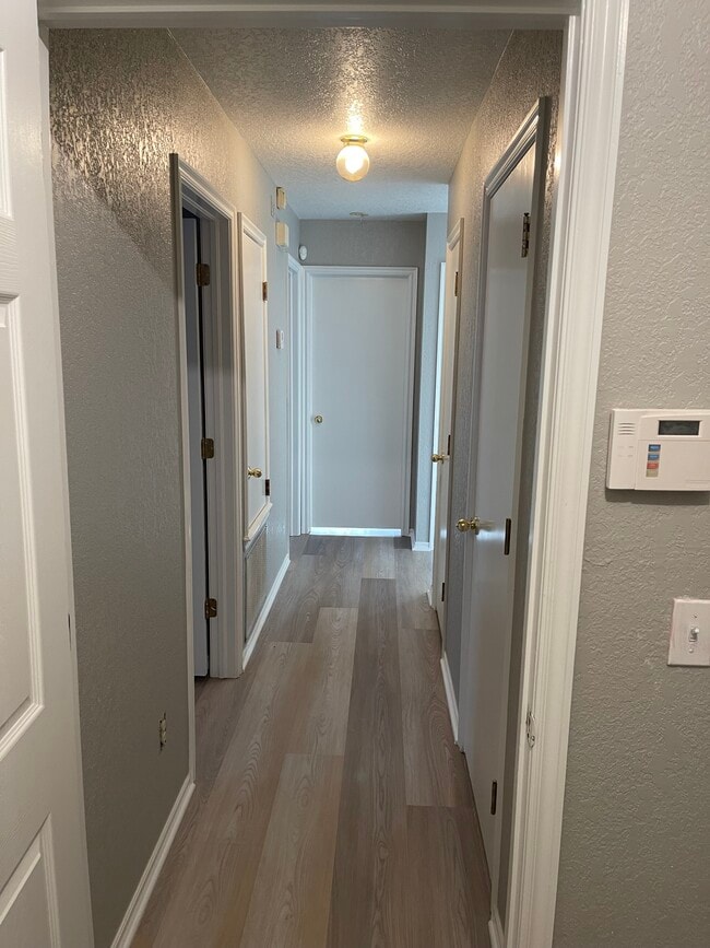 entry from garage - 1309 Grand Mnr