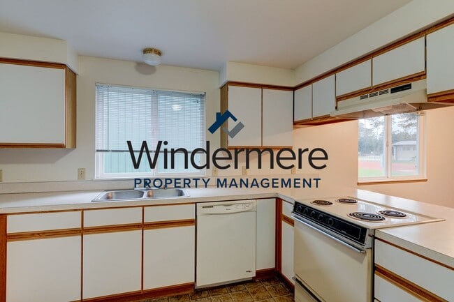 Building Photo - Two Bedroom Apartment in Coupeville