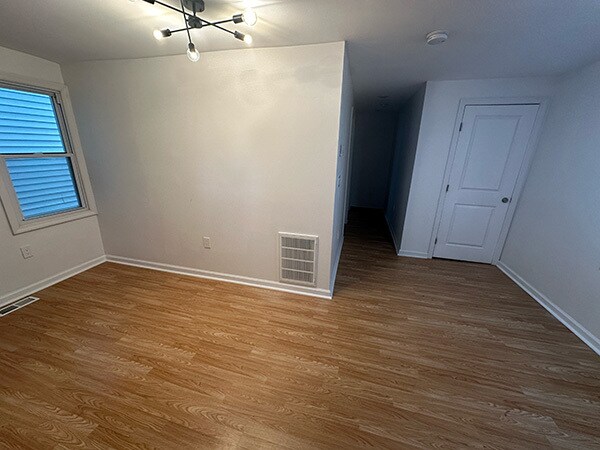 Building Photo - 659 Nassau St