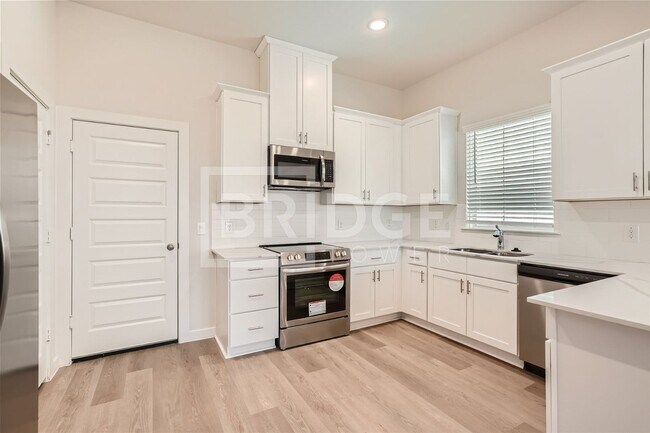 Foto del edificio - 6447 Pne Hts Dr