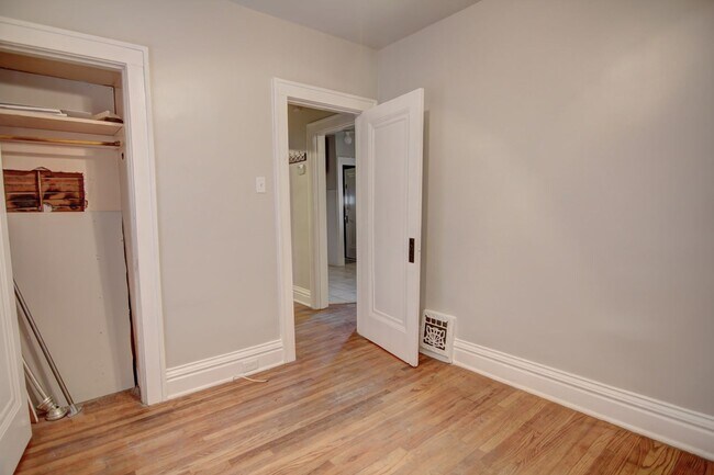 Foto del edificio - Nicely remodeled 2 bedroom 1 bath home in ...