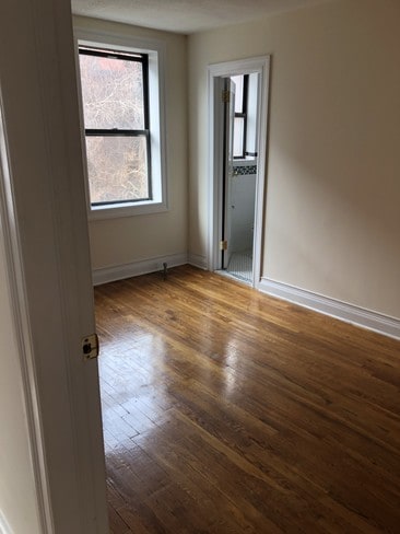 Building Photo - Amazing one bedroom apartment