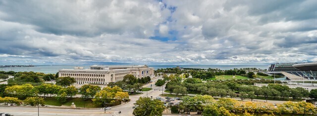 Building Photo - Luxurious 3 Bed, 2.5 Bath CORNER UNIT with...