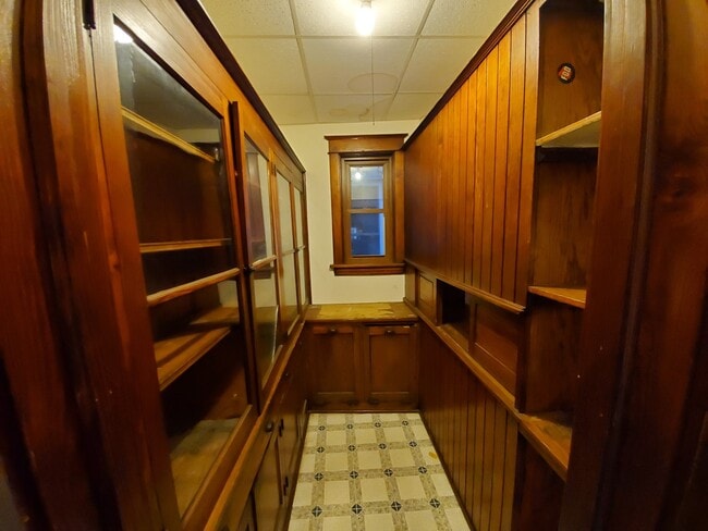 Building Photo - AVAILABLE DECEMBER! - 4 Bed 1.5 Bath Home!