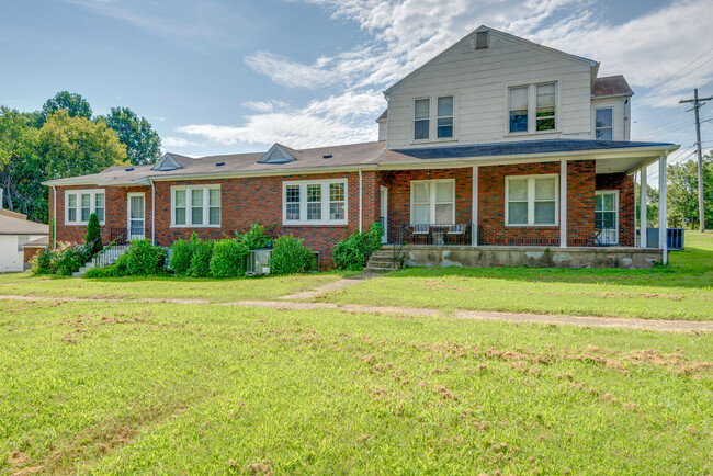 Building Photo - 1601 Stratford Ave