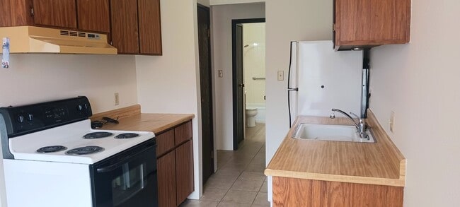 Building Photo - One bedroom ground floor unit