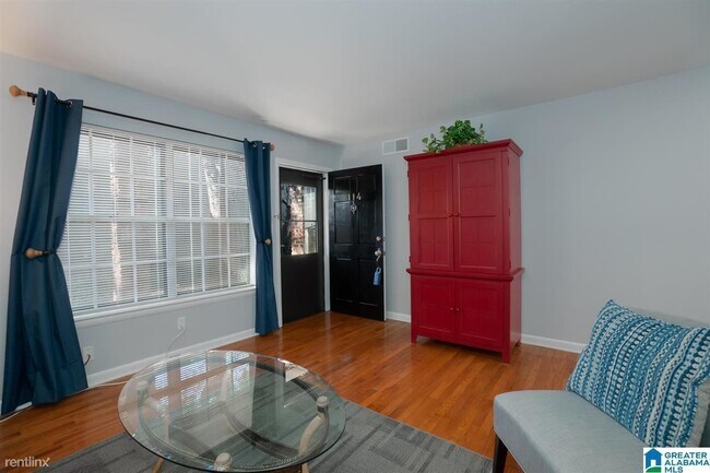Foto del edificio - 2727 Highland Ave