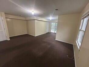 Building Photo - 30 Elm Ct