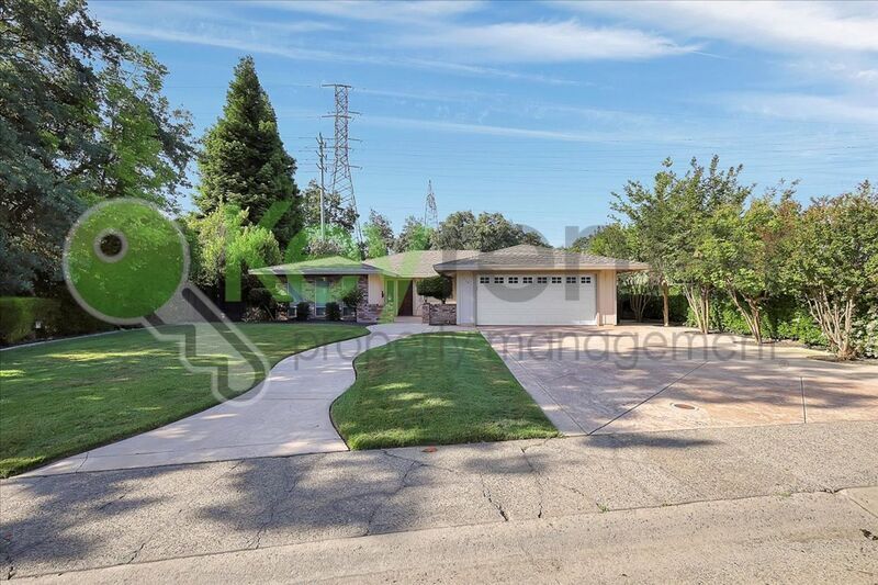 Primary Photo - 304 Diamond Oaks Rd