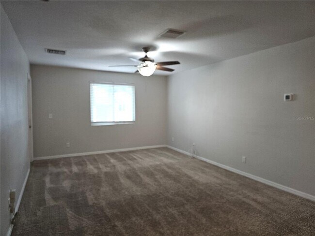 Foto del edificio - 540 Golden Raintree Pl