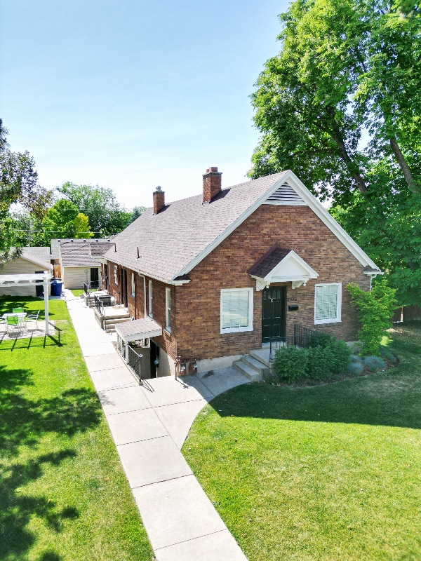 Primary Photo - 2550 Highland Dr