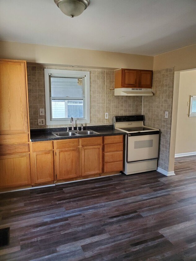 Primary Photo - 3Bed/1Bath