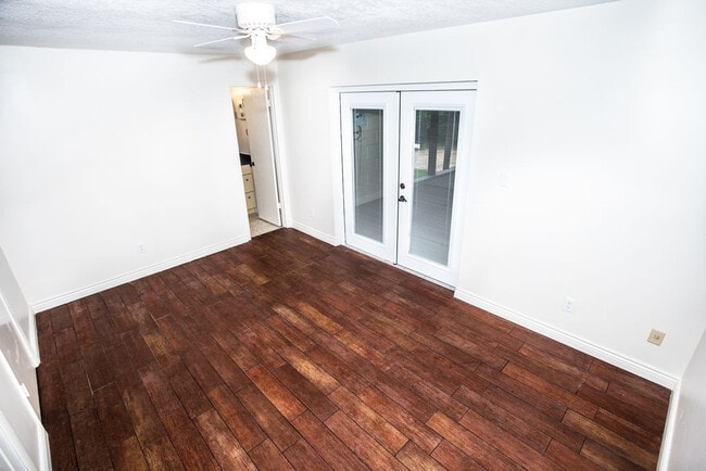 Foto del edificio - 3 Bedroom, 2 Bath Single Family Pool Home ...