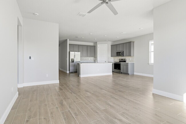 Foto del edificio - 8558 Dahlia Cir