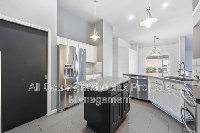 Building Photo - 2024 Brookville Ln