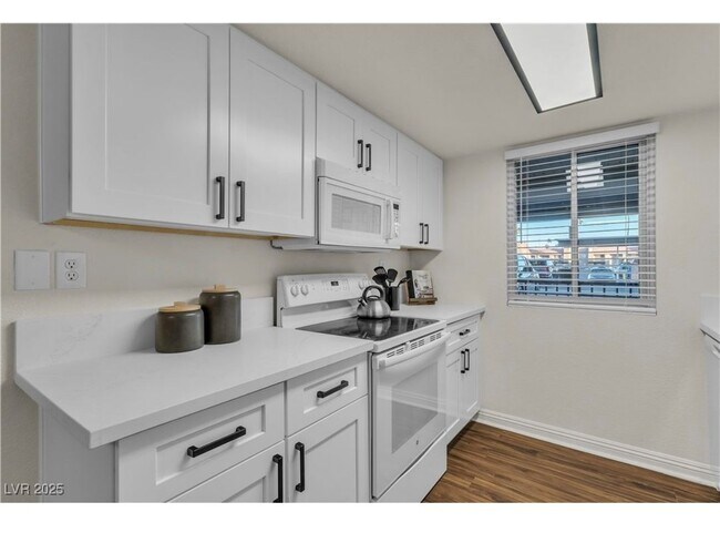 Foto del edificio - 5160 Indian River Dr