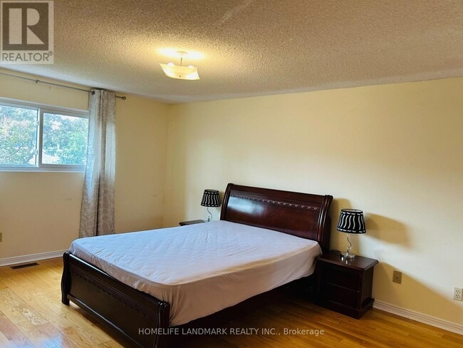 Building Photo - 55 Sylvestre Square