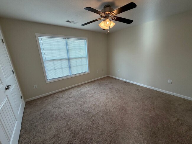 Foto del edificio - 22 Skylar Ct