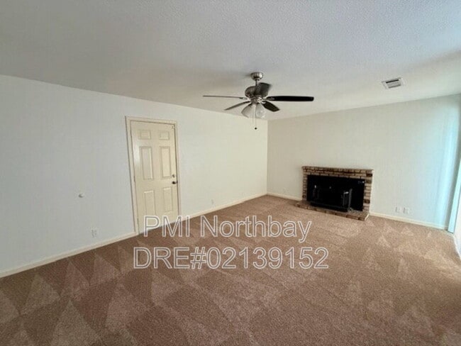 Building Photo - 808 Spoonbill Ln