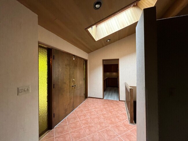 Building Photo - 3 Bed 2 Bath Ranch House in Cedar Mill - E...