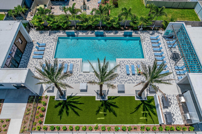 Elements on Third Apartments - Saint Petersburg, FL | Apartments.com