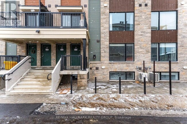 Building Photo - 1023 Creekway Private