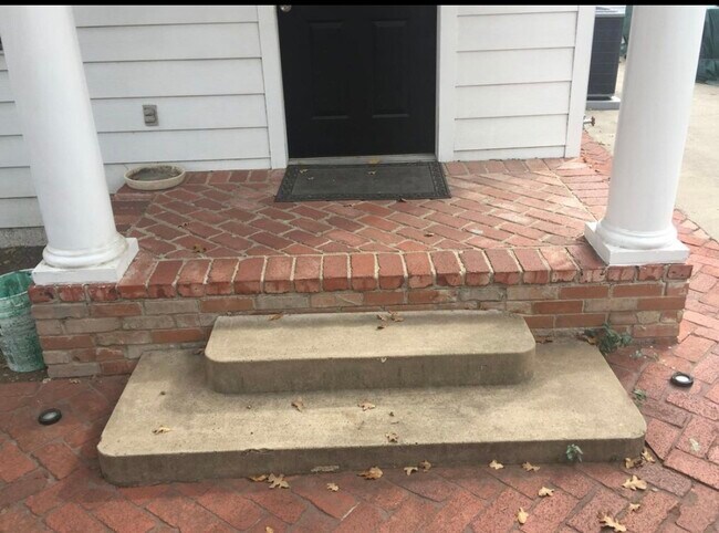 Porch - 3404 San Jacinto St
