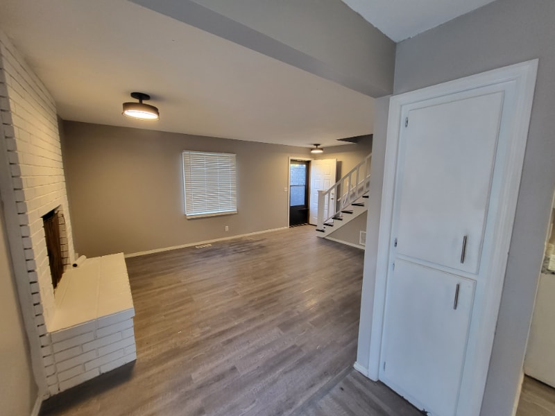 Foto principal - 9111 W Westlawn St