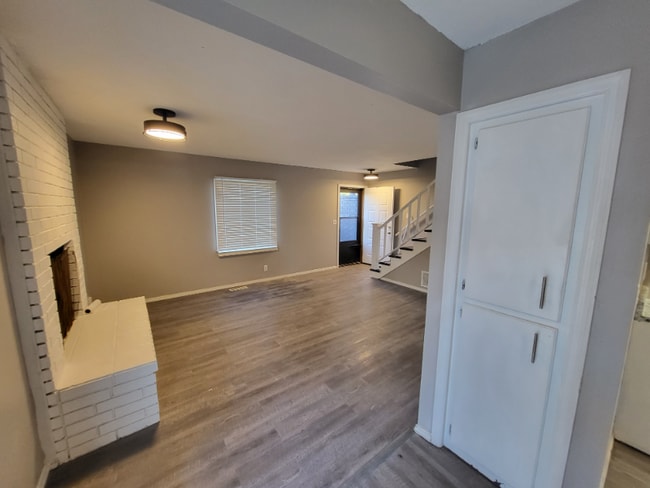 Building Photo - 9111 W Westlawn St