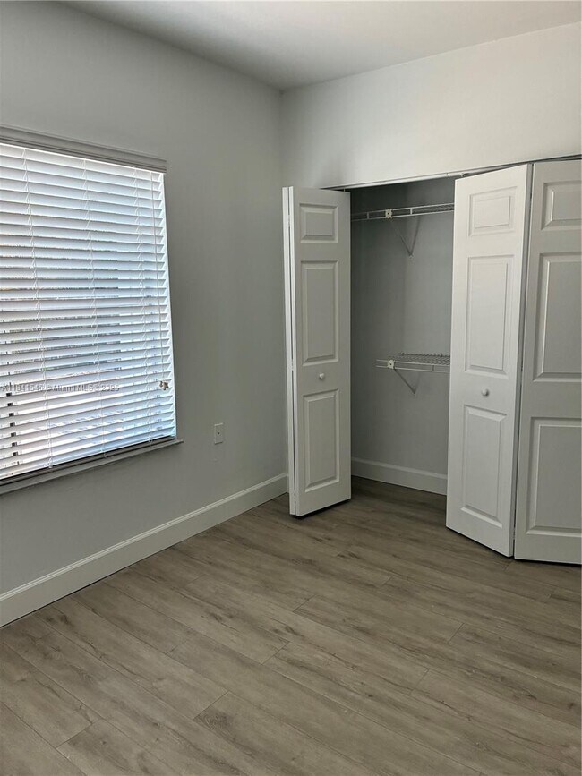 Foto del edificio - 1776 SW 11th St
