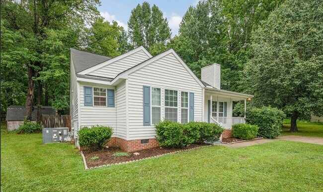 Building Photo - 304 Holly Pines Ct