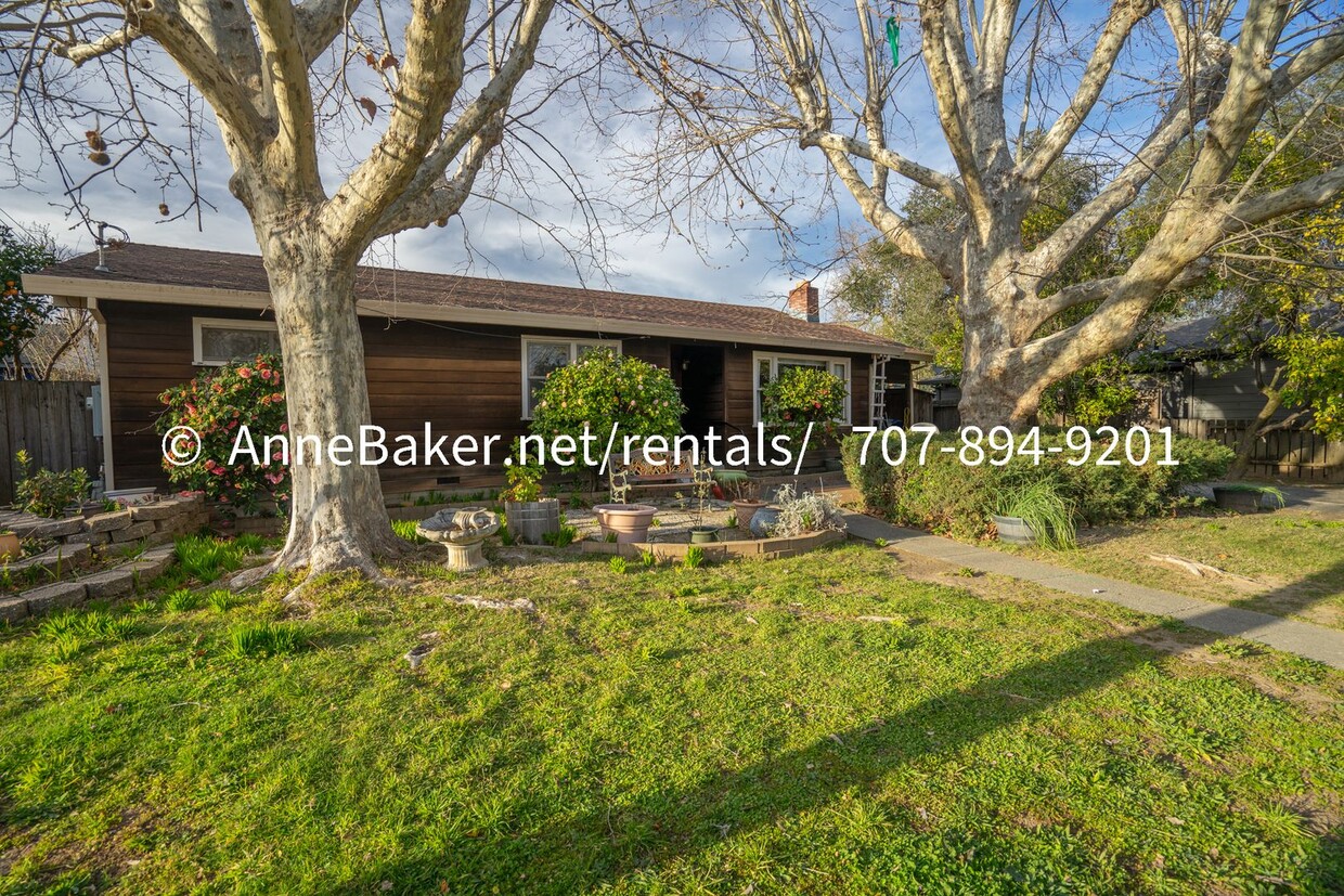 Foto principal - Nature Abounds - Downtown Cloverdale Home