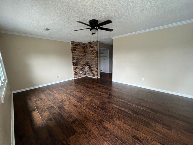 Foto del edificio - 13847 Mariellen Rd