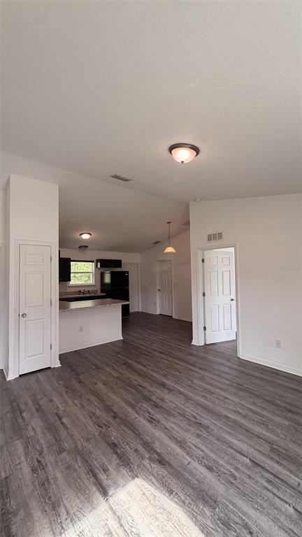 Building Photo - 2549 W Castania Dr