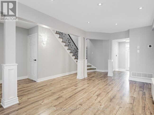 Photo du bâtiment - 5453 Palmerston Crescent