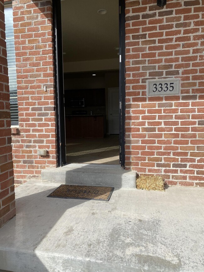 Building Photo - 3335 N 100 W