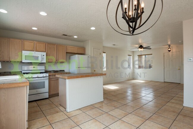 Building Photo - Call to schedule a showing at 505-808-6467