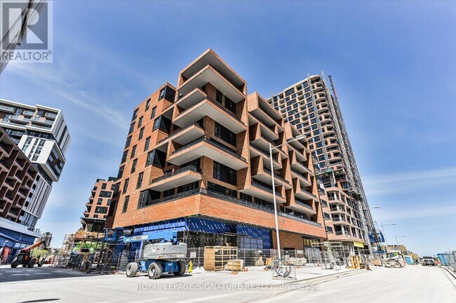 Building Photo - 38-C338 Simcoe Promenade