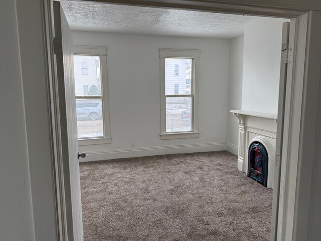 Building Photo - 402 Eastern Ave