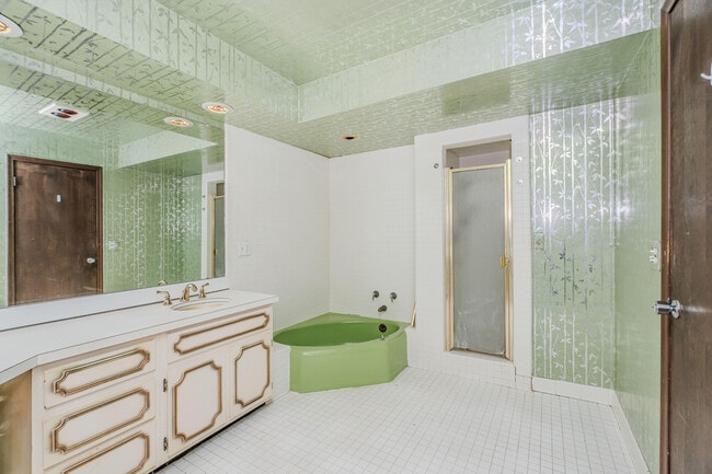 Building Photo - 22745 Wrexford Dr