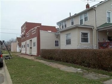 Primary Photo - 3235 Charleston Ave