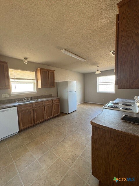 Building Photo - 3800 Ida Dr