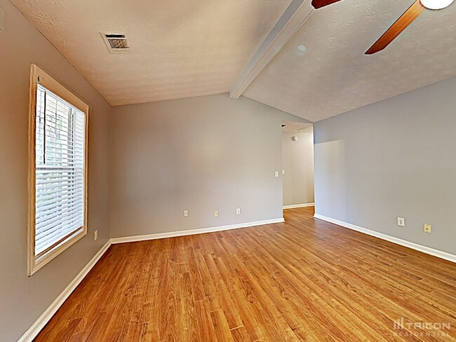 Building Photo - 309 Cattlemans Cir