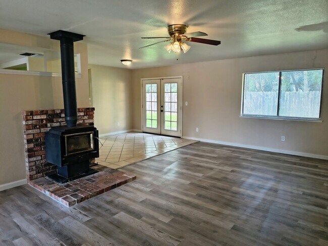 Foto del edificio - 4 Bedroom Happy Valley Home!